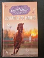 Nele Neuhaus - Gevaar op de manege, Ophalen of Verzenden, Zo goed als nieuw, Nele Neuhaus