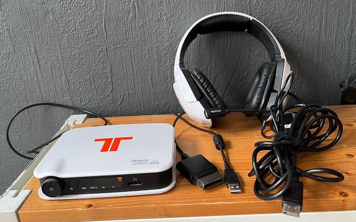 TRITTON 720 + 7.1 surround sound headset, Computers en Software, Headsets, Gebruikt, Over-ear, Bedraad, Gaming headset, Inklapbare microfoon