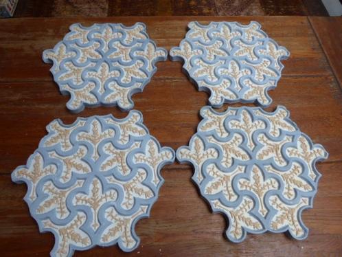 4 grote gipsen ornamenten., Antiek en Kunst, Antiek | Woonaccessoires, Ophalen of Verzenden