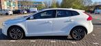 Volvo V40 1.5 T2 Polar+ 122PK Geartronic 2019 Wit, Auto's, Automaat, Achterwielaandrijving, 1498 cc, 700 kg