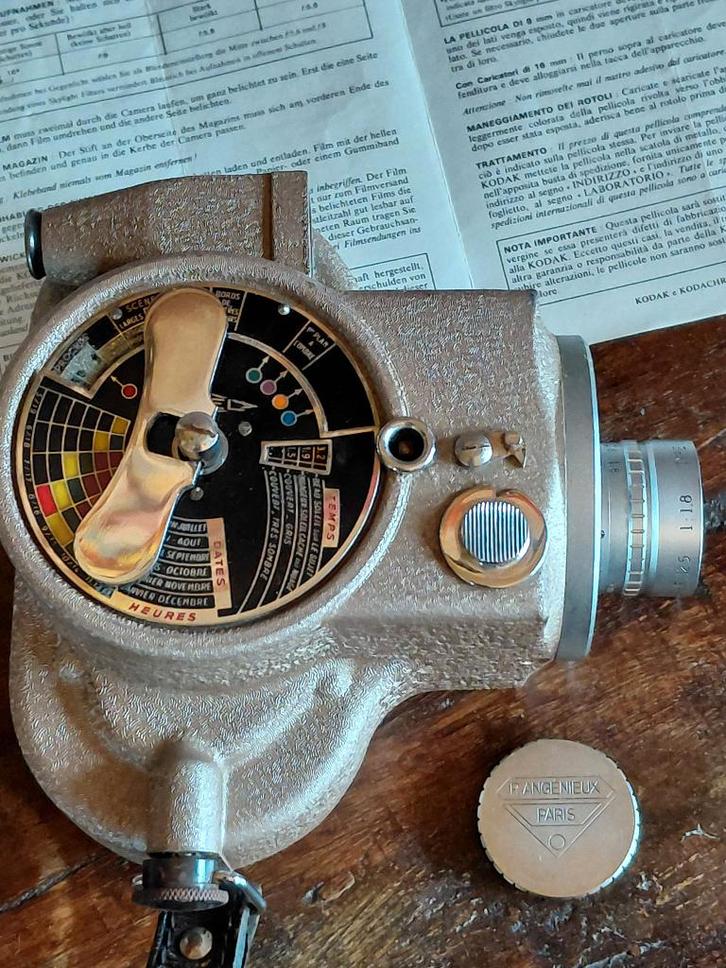 8 mm mechanische Cine EMEL-camera -C96, Verzamelen, Fotografica en Filmapparatuur, Filmcamera, 1940 tot 1960, Ophalen of Verzenden
