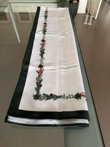 Kerstkleed 140x240cm - Feestelijke Tafeldecoratie beschikbaar voor biedingen