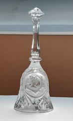 kristallen tafelbel, Ophalen