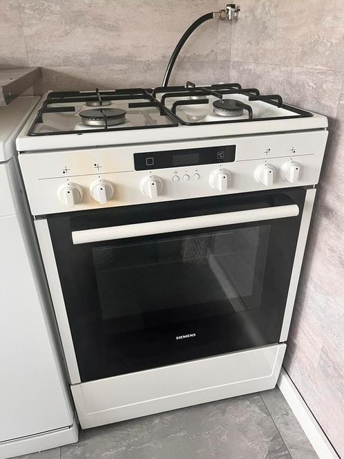 Siemens fornuis, Witgoed en Apparatuur, Fornuizen, Gebruikt, Vrijstaand, Gas, 4 kookzones, 85 tot 90 cm, 45 tot 60 cm, Ophalen