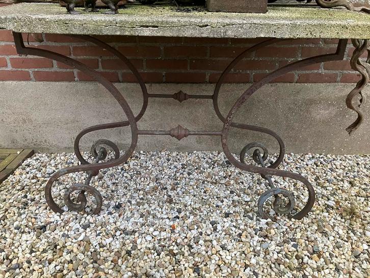 tuintafel met gietijzeren onderstel, Tuin en Terras, Tuintafels, Gebruikt, Rechthoekig, Overige materialen, Ophalen