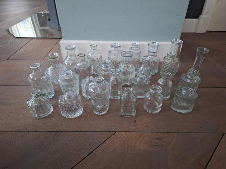 Set van 26 kleine glazen vaasjes, Huis en Inrichting, Woonaccessoires | Vazen, Overige kleuren, Minder dan 50 cm, Glas, Ophalen