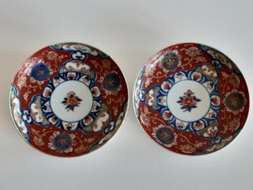 2 Chinees porseleinen bordjes beschikbaar voor biedingen