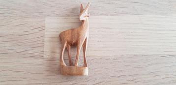 Houtgesneden antilope  beschikbaar voor biedingen
