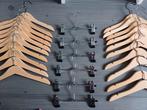 10 houten kleerhangers 6 knijphangers (baby / kids), Zo goed als nieuw, Ophalen