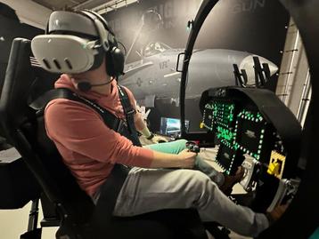 Moderne Full Motion VR Vlucht Simulator & Inventory beschikbaar voor biedingen