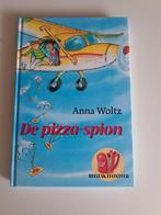De Pizza-spion - Anna Woltz - Rugzak Avontuur, Ophalen of Verzenden, Zo goed als nieuw, Anna Woltz, Fictie algemeen