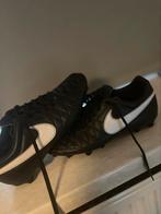 Nike voetbalschoenen maat 40, Maat XS of kleiner, Ophalen of Verzenden, Zo goed als nieuw, Schoenen