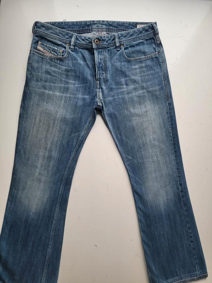 ZGAN CLASSIC DIESEL ZATHAN REGULAR BOOTCUT JEANS SIZE 33/30, Kleding | Heren, Spijkerbroeken en Jeans, Zo goed als nieuw, W33 - W34 (confectie 48/50)