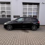 Mercedes-Benz B-Klasse 250e *AMG, pano* B 250 e Edition 2021, Auto's, Bestelauto's, Automaat, Gebruikt, 4 cilinders, Metallic lak