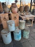 Oude opbergblikken / voorraadbussen van zink met deksel, Ophalen