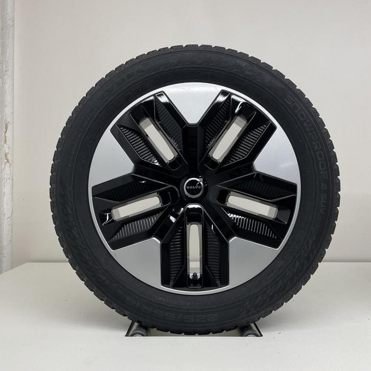 Volvo EX30 - 18 inch - winterbanden NIEUW, Auto-onderdelen, Banden en Velgen, Banden en Velgen, Winterbanden, 18 inch, 225 mm