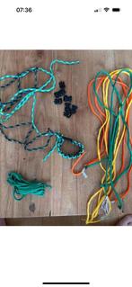 Armbanden knopen met veters, Ophalen, Materiaal