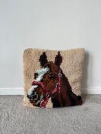 Vintage kussen met paard, 37x36cm. Boho bohemian 60s 70s, Huis en Inrichting, Woonaccessoires | Kussens, Verzenden, Gebruikt, Bruin