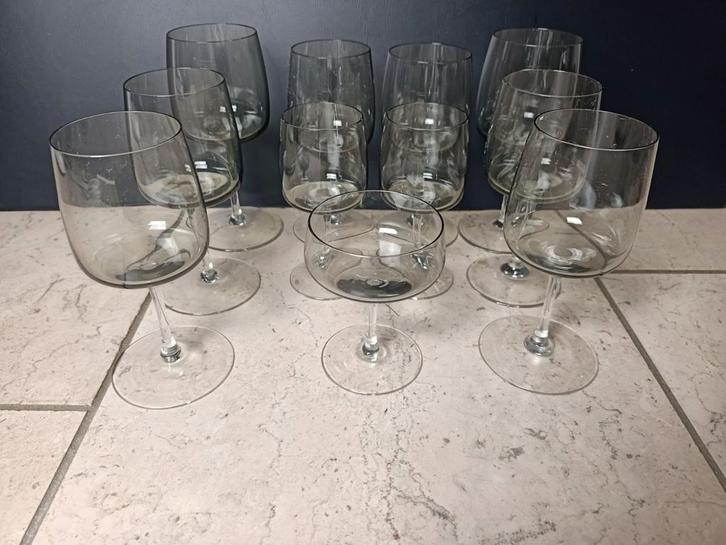 Vintage gekleurde glazen set (11 stuks), Huis en Inrichting, Keuken | Servies, Gebruikt, Glas of Glazen, Overige stijlen, Glas