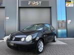 Volkswagen Polo 1.2-12V Comfortline Airco Lmv Cruise Apk 03-, Metallic lak, 1198 cc, Zwart, Origineel Nederlands