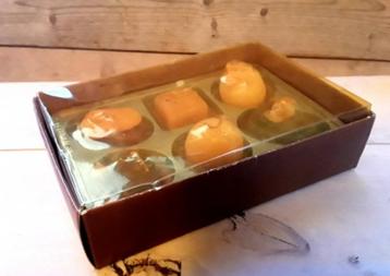 Geurkaarsjes bonbons-look (nieuw in de verpakking)  beschikbaar voor biedingen