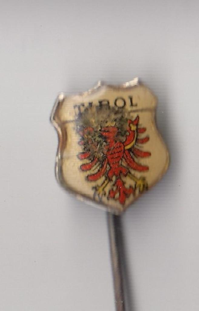 Oostenrijk Tirol speldje, Verzamelen, Speldjes, Pins en Buttons, Gebruikt, Speldje of Pin, Overige onderwerpen, Ophalen of Verzenden