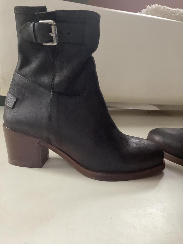 Shabbies Fred enkellaars met gesp snij-inkeping zwart zgan, Kleding | Dames, Schoenen, Zo goed als nieuw, Zwart, Ophalen of Verzenden