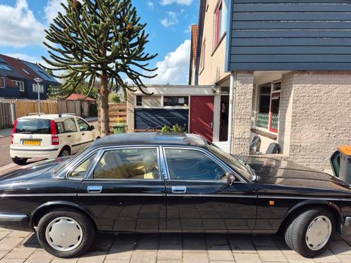 Daimler 4.0 super v6 1992 Zwart, Auto's, Overige Auto's, Bedrijf, Centrale vergrendeling, Cruise Control, Elektrische stoelverstelling