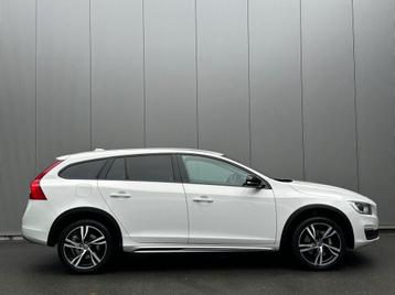 Volvo V60 Cross Country 2.0 D3 Momentum Trekhaak|Stoelverwar beschikbaar voor biedingen