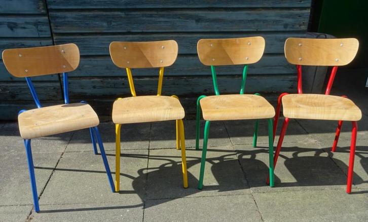 4 stapelbare kinderstoelen, Kinderen en Baby's, Kinderkamer | Tafels en Stoelen, Gebruikt, Stoel(en), Ophalen