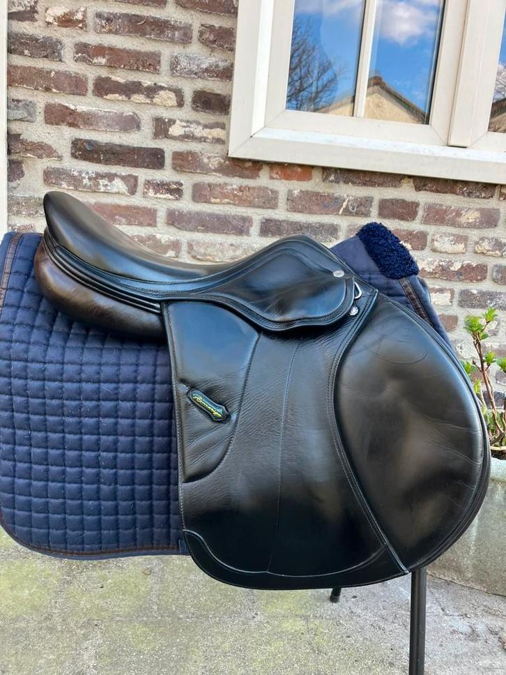 Springzadel Amerigo 16 inch, Dieren en Toebehoren, Paarden en Pony's | Zadels, Zo goed als nieuw, Springen, Ophalen of Verzenden