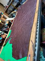 Bordeaux krakkelee halve huiden 1,5 mm dik iets stug A29-30, Bruin, Leer of Kunstleer, Ophalen of Verzenden, Zo goed als nieuw