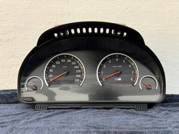 BMW F10 M5 Tellerklok 330 km/h Origineel beschikbaar voor biedingen