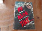 Dee Henderson - De klok tikt**, Gelezen, Ophalen of Verzenden, Dee Henderson; Dani Pettrey; Lynette Eason, Nederland