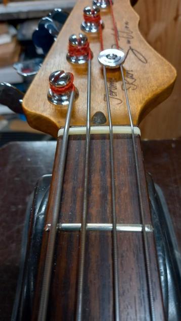 Custom Built Electric Bass Guitars. Top vakmanschap 