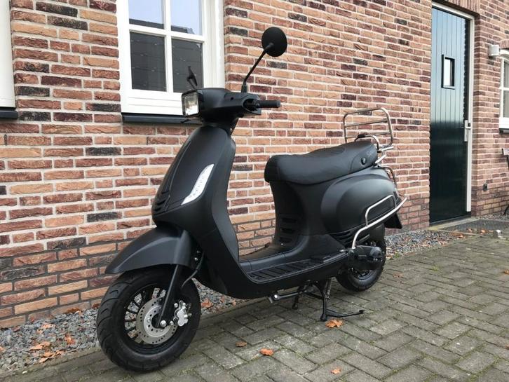 SENZO RIVA BROM 2022 GTS TOSCANA LA SOURIS SOURINI BTC VX50, Fietsen en Brommers, Scooters | Overige merken, Gebruikt, Maximaal 45 km/u