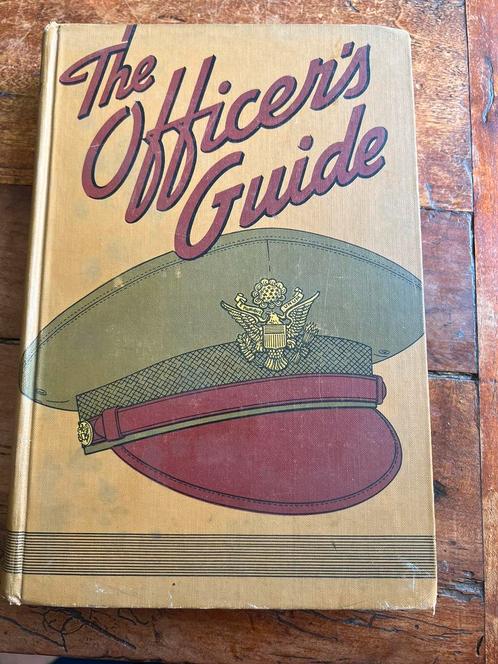 WO2 Amerikaans Officers Guide 1942 op naam medical captain, Verzamelen, Militaria | Tweede Wereldoorlog, Landmacht, Lintje, Medaille of Wings