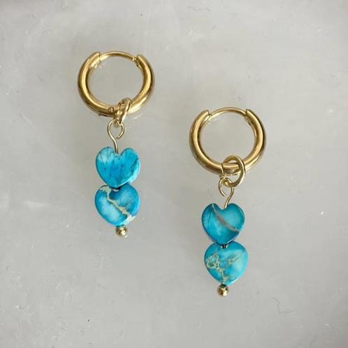 Oorringen Rvs Goud met bedels turquoise natuursteen hartjes, Sieraden, Tassen en Uiterlijk, Oorbellen, Nieuw, Hangers, Overige materialen