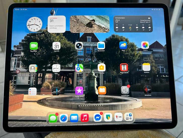 Gebruikkte iPad Air 2024 met klein barstje in scherm, Computers en Software, Android Tablets, Gebruikt, Wi-Fi, 13 inch of meer