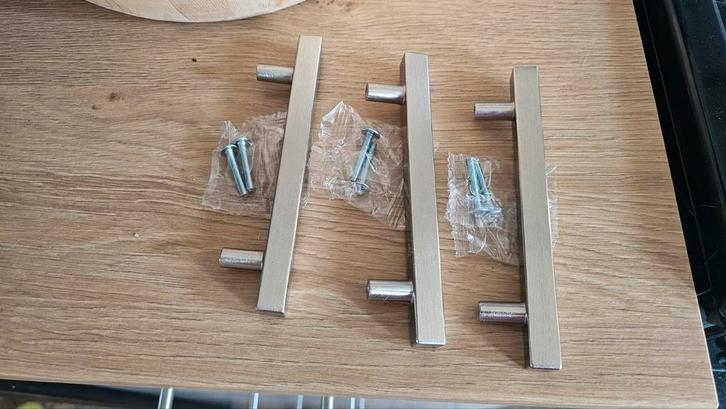 Handgreep 96mm, Doe-het-zelf en Verbouw, Hang- en Sluitwerk, Zo goed als nieuw, Overige typen, Ophalen of Verzenden
