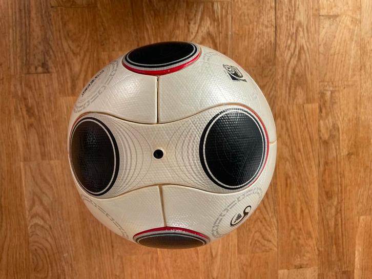 Adidas Europass Voetbal - EK 2008, Sport en Fitness, Voetbal, Zo goed als nieuw, Bal, Maat XL, Ophalen of Verzenden