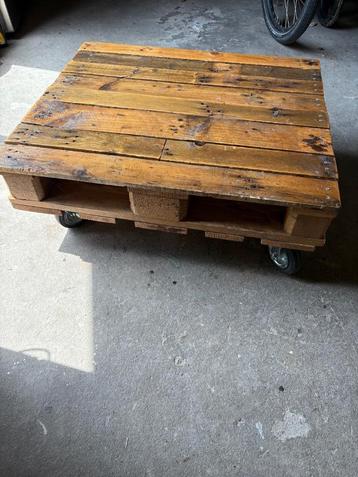 Salontafel beschikbaar voor biedingen
