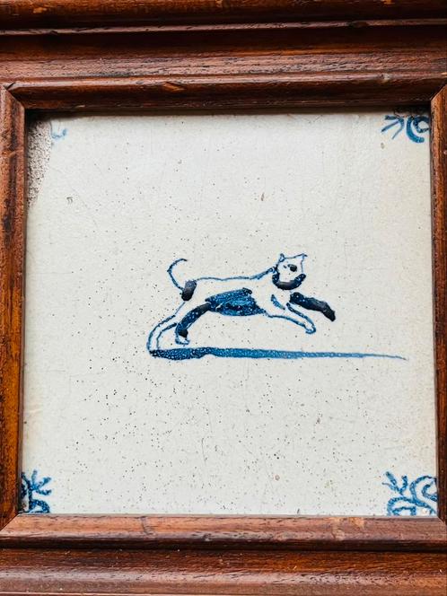 Antieke Hollandse tegel hond, Antiek en Kunst, Antiek | Wandborden en Tegels, Ophalen of Verzenden