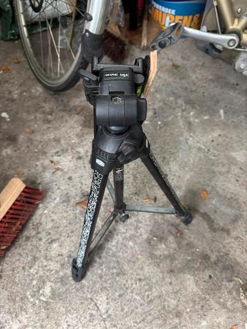 Camera statief beschikbaar voor biedingen