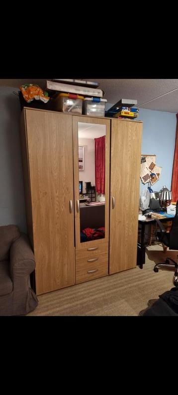 Kledingkast  -GRATIS ophalen uit Sneek-