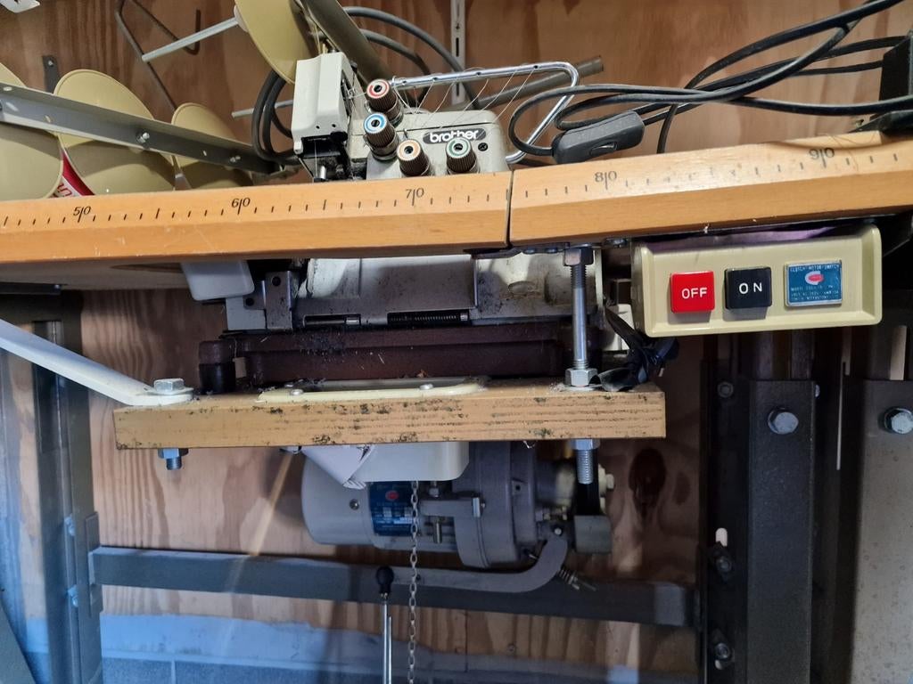 Brother Overlock Naaimachine - Goed Onderhouden, Ophalen, Gebruikt, Lockmachine, Industrieel