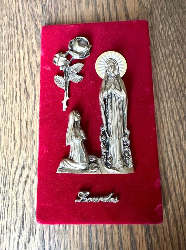 Maria Bernadette Brocante tin religie curiosa fluweel Italie, Antiek en Kunst, Curiosa en Brocante, Verzenden