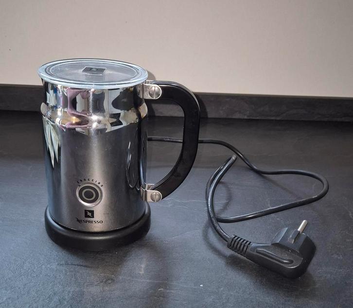 Nespresso Aeroccino melkopschuimer, Witgoed en Apparatuur, Melkopschuimers, Zo goed als nieuw, Elektrische melkopschuimer, Ophalen