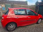 Renault Clio 1.6 16V 82KW 5-DRS 2006 Rood airco, Auto's, Voorwielaandrijving, 4 cilinders, Origineel Nederlands, 1200 kg