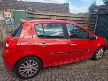 Renault Clio 1.6 16V 82KW 5-DRS 2006 Rood airco beschikbaar voor biedingen